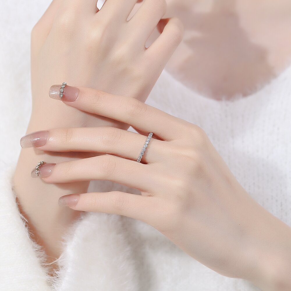 Anel Delicado com Diamante