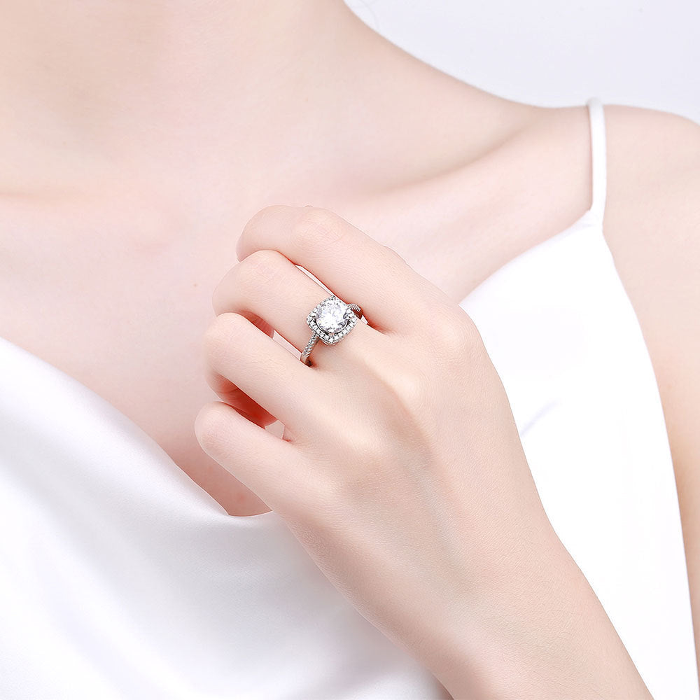 Anel Feminino em Prata S925 com Moissanite