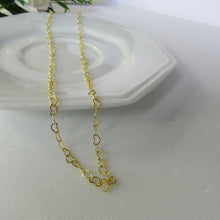 Carregar imagem no visualizador da galeria, Colar de Corrente com Elos em Coração Banhado em Ouro 18k
